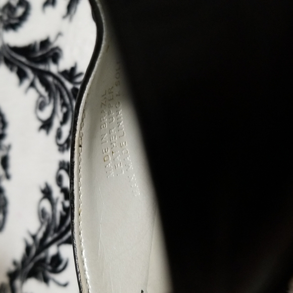 BCBGirls Black Leather Heels Pointed Toe Ankle Strap Size 6B - Picture 10 of 11